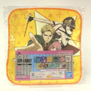 Serviette SPYxFAMILY - FLOYD, YOR et ANYA FORGER